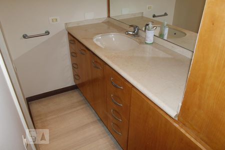 Apartamento para alugar com 79m², 2 quartos e 1 vagaBanheiro do quarto 1