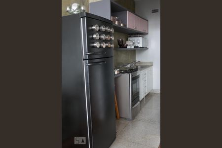 Cozinha de apartamento para alugar com 1 quarto, 50m² em Lourdes, Belo Horizonte