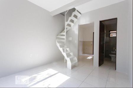 Sala de casa de condomínio para alugar com 2 quartos, 46m² em Santa Tereza, Porto Alegre