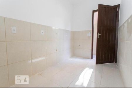 Cozinha de casa de condomínio para alugar com 2 quartos, 46m² em Santa Tereza, Porto Alegre