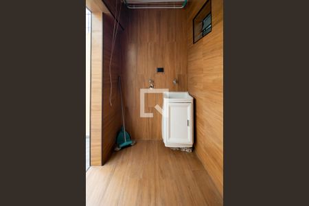 Casa à venda com 140m², 3 quartos e 2 vagas Casa à venda com 140m², 3 quartos e 2 vagasÁrea de Serviço