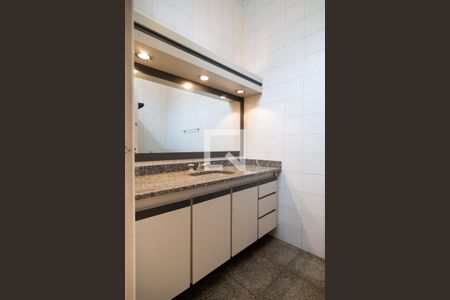 Casa à venda com 140m², 3 quartos e 2 vagas Casa à venda com 140m², 3 quartos e 2 vagasBanheiro Social