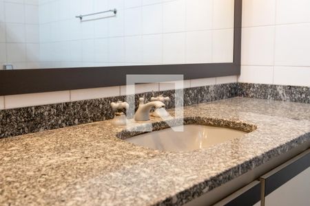 Casa à venda com 140m², 3 quartos e 2 vagas Casa à venda com 140m², 3 quartos e 2 vagasBanheiro Social