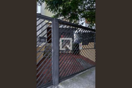 Casa à venda com 140m², 3 quartos e 2 vagas Casa à venda com 140m², 3 quartos e 2 vagasFachada