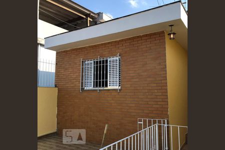Casa para alugar com 185m², 2 quartos e 2 vagas Casa para alugar com 185m², 2 quartos e 2 vagasFachada