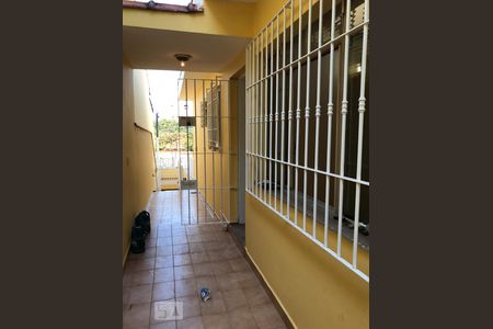 Casa para alugar com 185m², 2 quartos e 2 vagas Casa para alugar com 185m², 2 quartos e 2 vagasCorredor