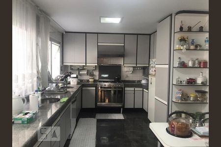 Cozinha de casa à venda com 4 quartos, 700m² em Vila Sônia, São Paulo