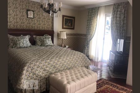 Casa à venda com 700m², 4 quartos e 3 vagas Casa à venda com 700m², 4 quartos e 3 vagasQuarto