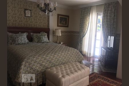 Casa à venda com 700m², 4 quartos e 3 vagas Casa à venda com 700m², 4 quartos e 3 vagasQuarto