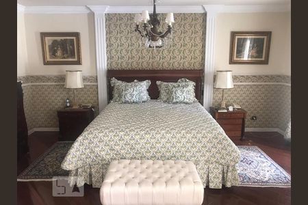 Casa à venda com 700m², 4 quartos e 3 vagas Casa à venda com 700m², 4 quartos e 3 vagasQuarto