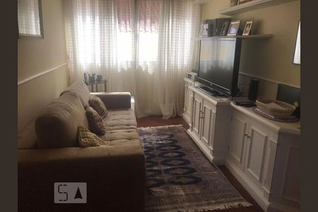 Casa à venda com 700m², 4 quartos e 3 vagas Casa à venda com 700m², 4 quartos e 3 vagasSala