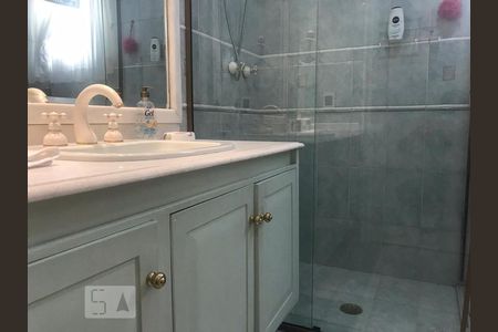 Casa à venda com 700m², 4 quartos e 3 vagas Casa à venda com 700m², 4 quartos e 3 vagasBanheiro