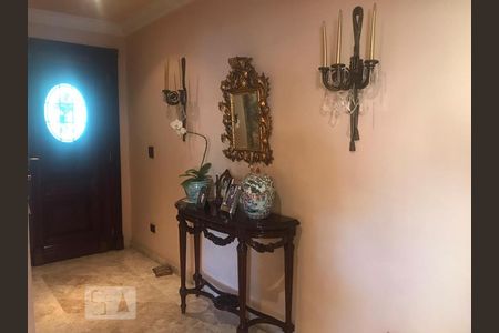 Casa à venda com 700m², 4 quartos e 3 vagas Casa à venda com 700m², 4 quartos e 3 vagasDetalhe