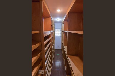 Closet Suíte 1 de casa para alugar com 2 quartos, 185m² em Vila Anglo Brasileira, São Paulo