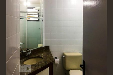 Banheiro de kitnet/studio à venda com 1 quarto, 33m² em Bela Vista, São Paulo
