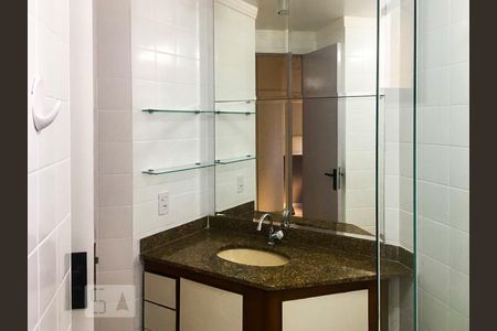 Banheiro de kitnet/studio à venda com 1 quarto, 33m² em Bela Vista, São Paulo