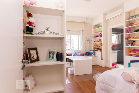 Apartamento à venda com 277m², 4 quartos e 3 vagasQuarto 2