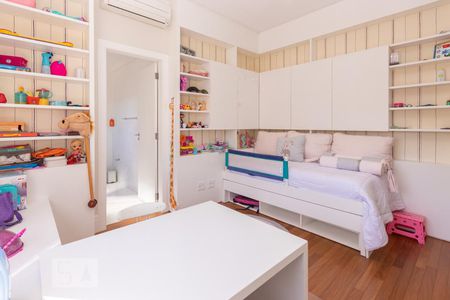 Apartamento à venda com 277m², 4 quartos e 3 vagasQuarto 2