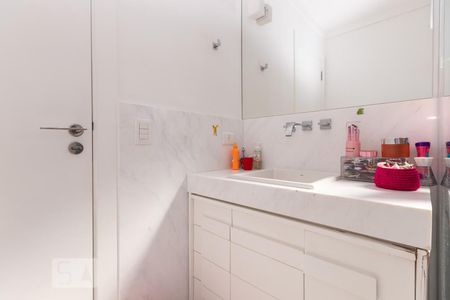 Apartamento à venda com 277m², 4 quartos e 3 vagasBanheiro do quarto 2