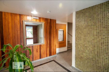 Hall de kitnet/studio para alugar com 1 quarto, 22m² em São João, Porto Alegre