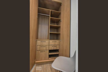 Apartamento para alugar com 15m², 1 quarto e sem vagaArmário