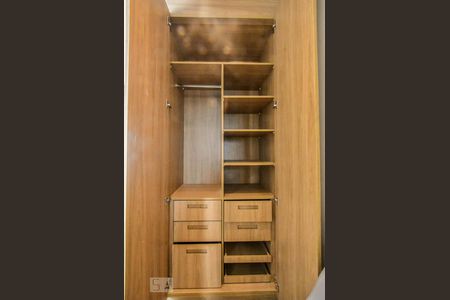 Apartamento para alugar com 15m², 1 quarto e sem vagaArmário 