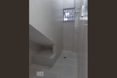 Banheiro de kitnet/studio para alugar com 1 quarto, 33m² em Parque Jabaquara, São Paulo