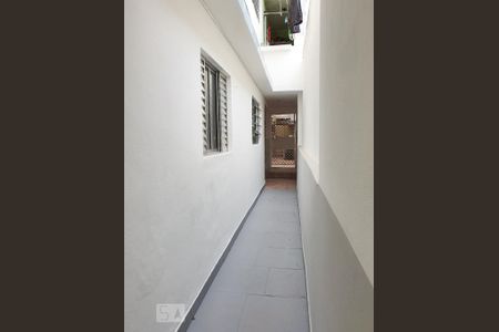 Corredor de casa para alugar com 1 quarto, 35m² em Vila Darli, São Paulo