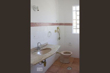 Casa à venda com 200m², 3 quartos e 1 vagaBanheiro