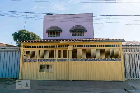 Casa para alugar com 80m², 2 quartos e sem vaga Casa para alugar com 80m², 2 quartos e sem vagaFachada
