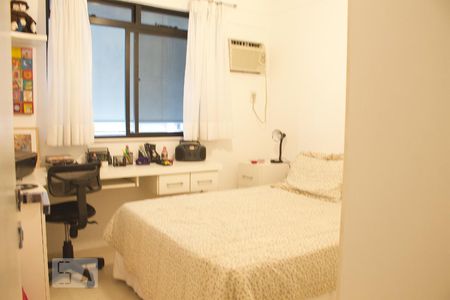 Quarto 01 de apartamento à venda com 2 quartos, 86m² em Barra da Tijuca, Rio de Janeiro