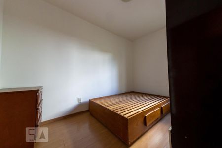 Quarto de apartamento para alugar com 1 quarto, 38m² em Jardim Botânico, Porto Alegre
