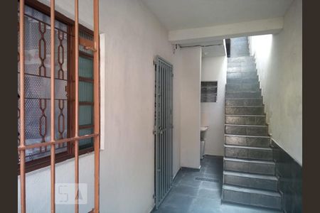 Entrada de casa para alugar com 1 quarto, 30m² em Jardim Carlu, São Paulo