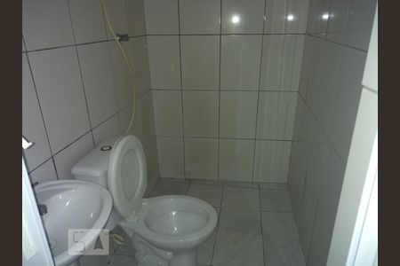 Banheiro de casa para alugar com 1 quarto, 30m² em Jardim Carlu, São Paulo