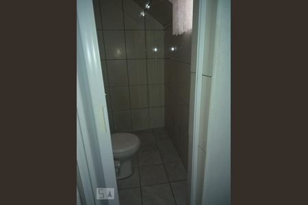 Banheiro de casa para alugar com 1 quarto, 30m² em Jardim Carlu, São Paulo