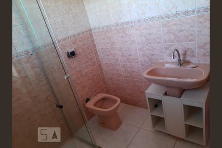 Casa à venda com 120m², 3 quartos e 2 vagasBanheiro