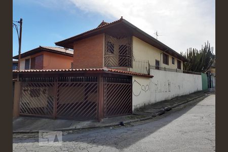 Casa à venda com 120m², 3 quartos e 2 vagasFachada