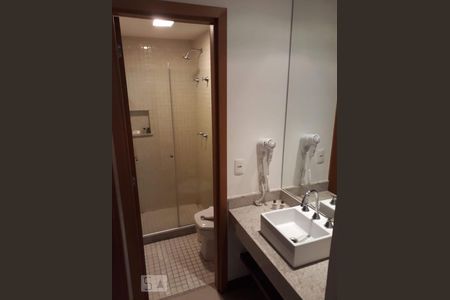 Banheiro de apartamento para alugar com 1 quarto, 40m² em Jacarepaguá, Rio de Janeiro