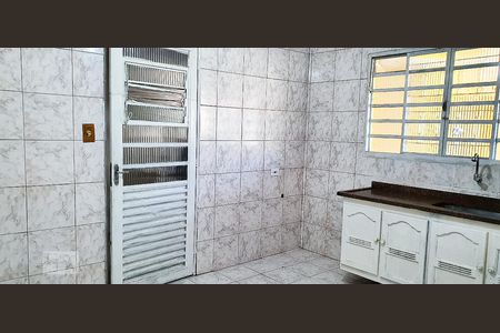 Cozinha de casa para alugar com 1 quarto, 90m² em Vila Nilo, São Paulo