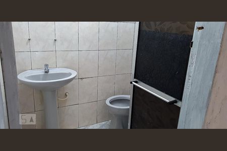 Banheiro de casa para alugar com 1 quarto, 90m² em Vila Nilo, São Paulo