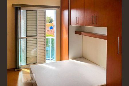 Suite1 de casa à venda com 2 quartos, 107m² em Vila Cecília Maria, Santo André