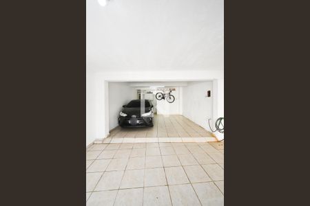 Casa à venda com 380m², 5 quartos e 4 vagas Casa à venda com 380m², 5 quartos e 4 vagasGaragem