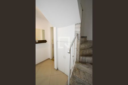 Casa à venda com 380m², 5 quartos e 4 vagas Casa à venda com 380m², 5 quartos e 4 vagasDetalhe