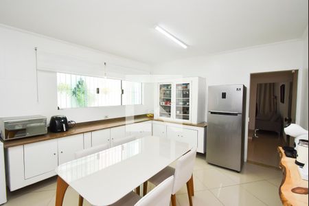 Casa à venda com 380m², 5 quartos e 4 vagas Casa à venda com 380m², 5 quartos e 4 vagasCozinha