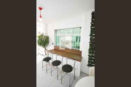 Casa à venda com 380m², 5 quartos e 4 vagas Casa à venda com 380m², 5 quartos e 4 vagasÁrea externa