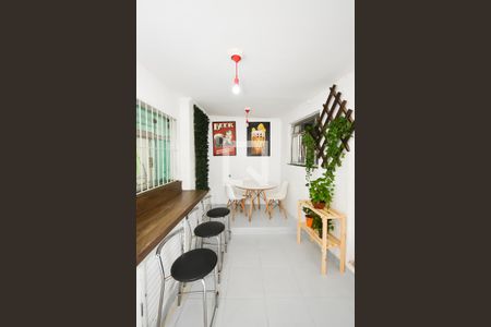 Casa à venda com 380m², 5 quartos e 4 vagas Casa à venda com 380m², 5 quartos e 4 vagasÁrea externa