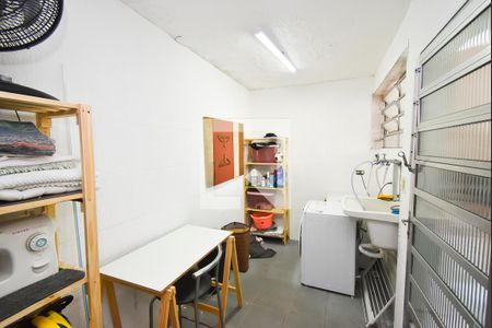 Casa à venda com 380m², 5 quartos e 4 vagas Casa à venda com 380m², 5 quartos e 4 vagasLavanderia