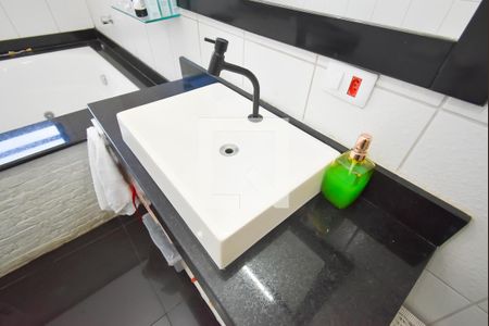 Casa à venda com 380m², 5 quartos e 4 vagas Casa à venda com 380m², 5 quartos e 4 vagasBanheiro da Suíte 1