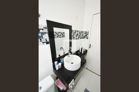 Casa à venda com 380m², 5 quartos e 4 vagas Casa à venda com 380m², 5 quartos e 4 vagasBanheiro Corredor