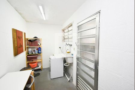 Casa à venda com 380m², 5 quartos e 4 vagas Casa à venda com 380m², 5 quartos e 4 vagasLavanderia